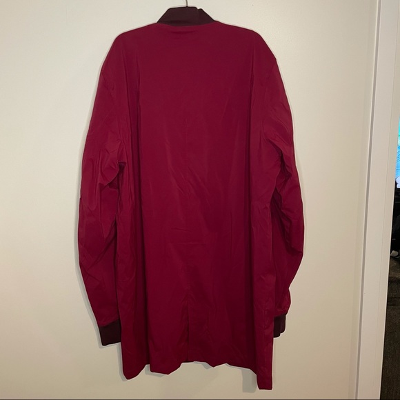 Burgundy under armour jacket - Picture 3 of 6